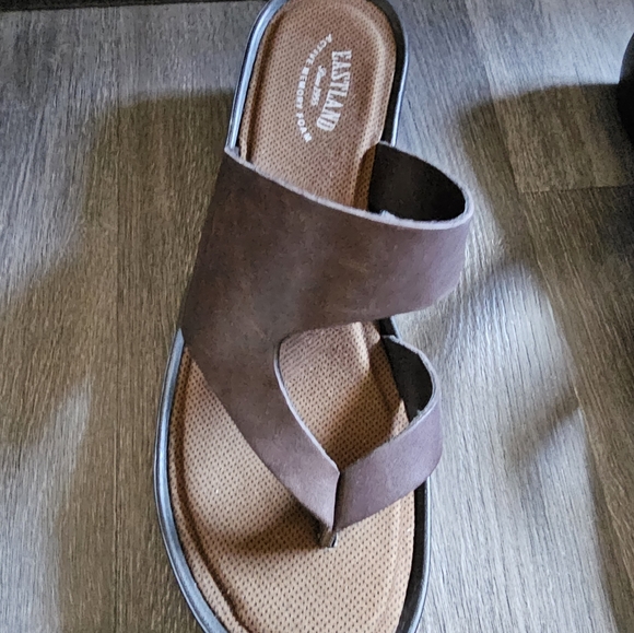 *Eastland Laurel Wedge Sandal* - Picture 4 of 9